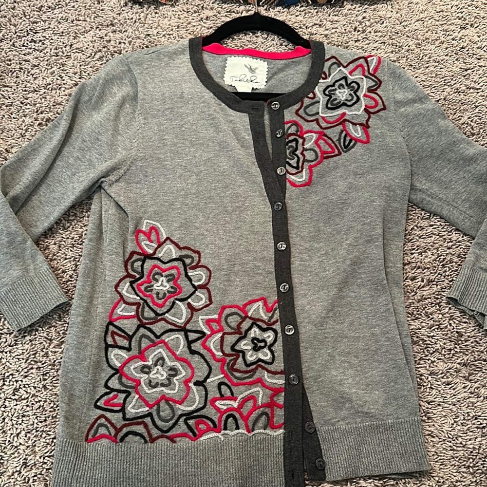 Anthro Tabitha soft cotton button down cardigan grey pink embroidered size m
